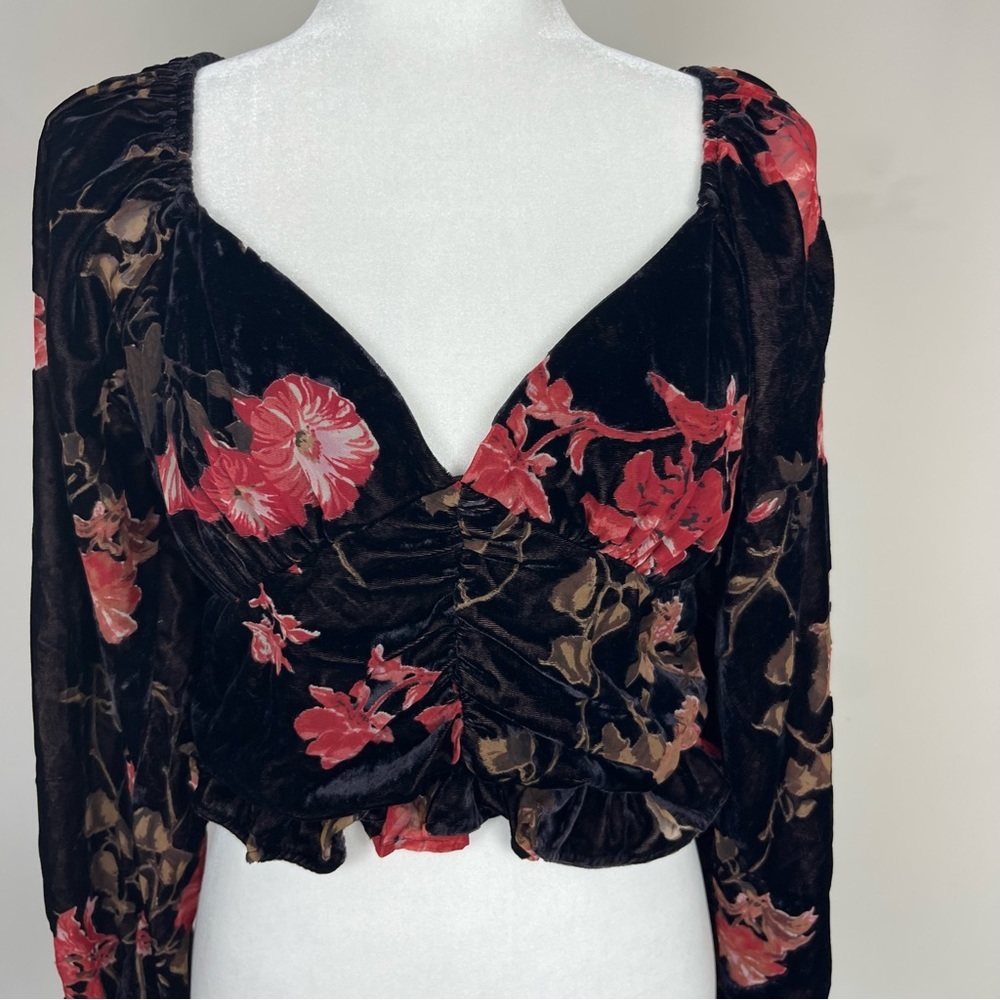 BY TOGETHER BURNOUT LONG SLEEVE VELOUR FLORAL CROP TOP SIZE MEDIUM - Picture 7 of 16